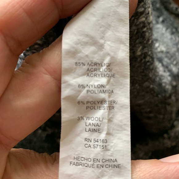 Pieces by Kensie grey variegated sweater size M - Picture 9 of 9